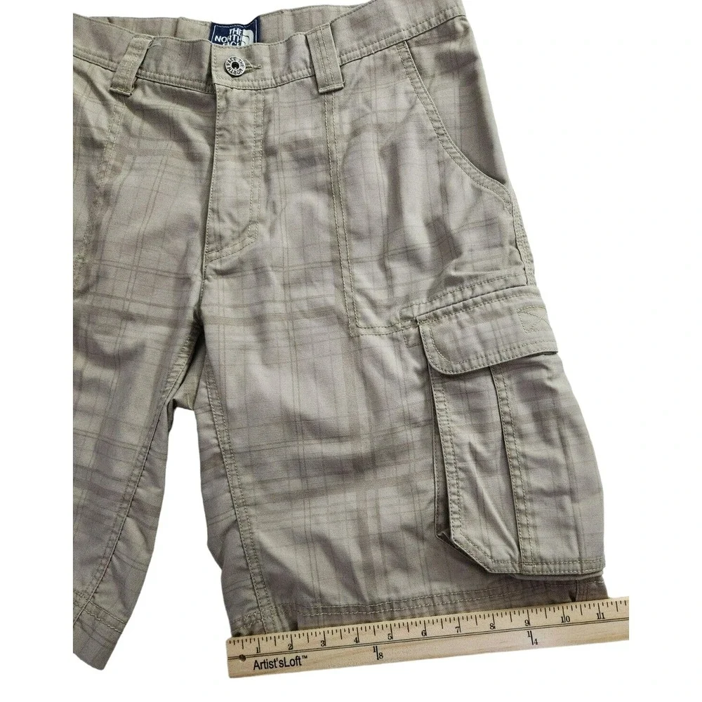 The North Face Cargo Shorts Men's 32x10 Plaid Beige Tan Hiking Outdoor
